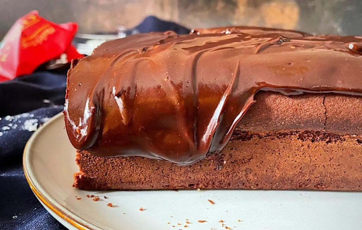 Chocolate Espresso Loaf Cake Recipe (With Video)