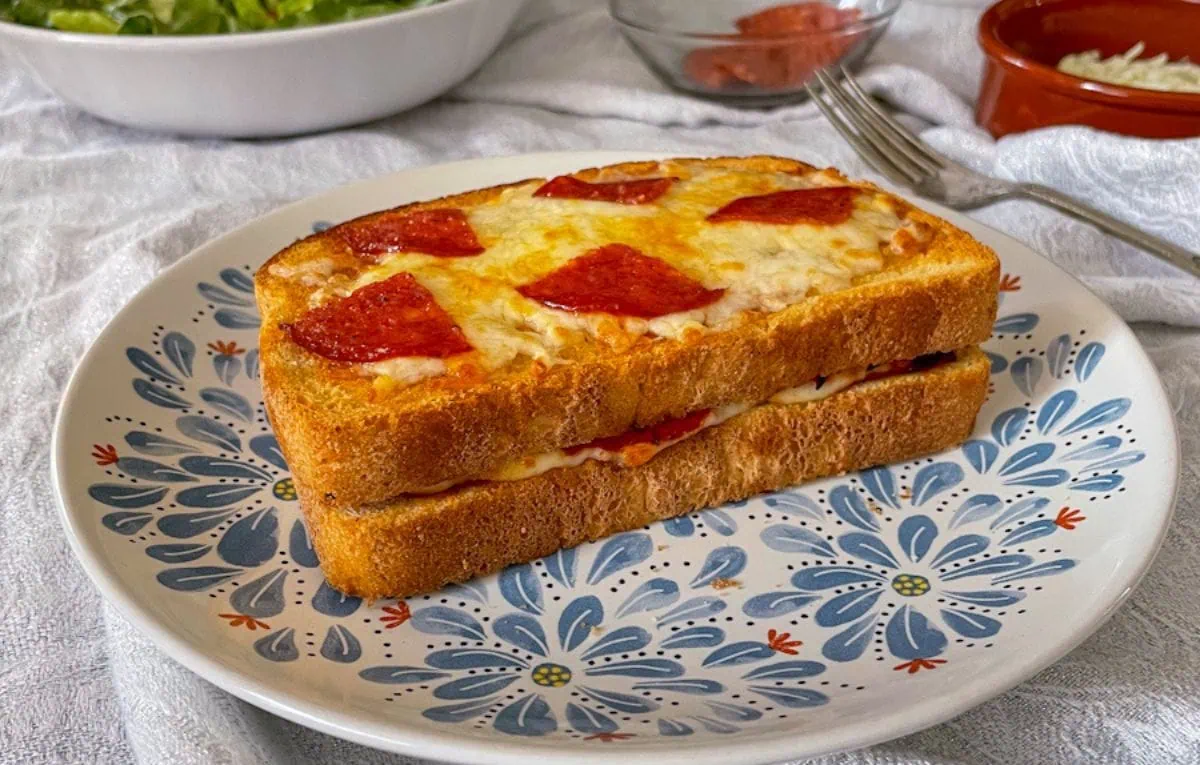 Air Fryer Pizza Toasties
